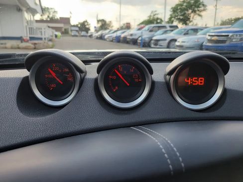 Used 2015 Nissan 370Z Touring Sport image 16