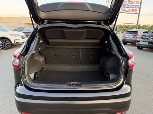 Used 2020 Nissan Rogue Sport S w/ Appearance Package FWD image 10