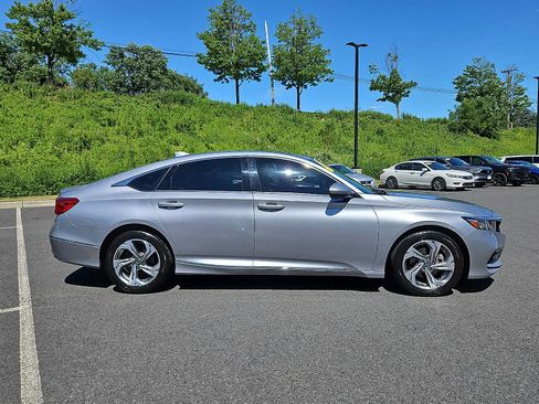 Used 2019 Honda Accord EX image 8