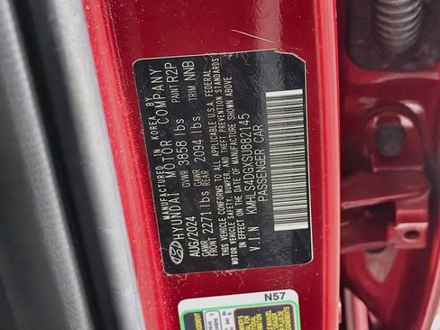 Used 2025 Hyundai Elantra SEL FWD image 12