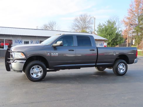 Used 2018 RAM 2500 Tradesman w/ Chrome Appearance Group image 2