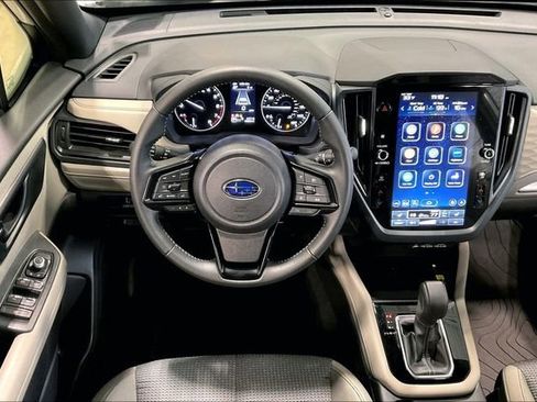 Used 2025 Subaru Forester Premium image 5