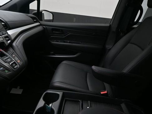 Certified 2023 Honda Odyssey Sport image 13