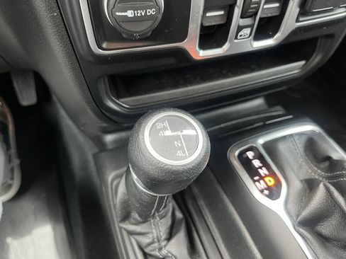 Used 2024 Jeep Wrangler Unlimited Sport AWD/4WD image 28