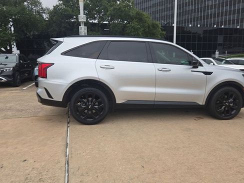 Used 2021 Kia Sorento SX FWD image 4