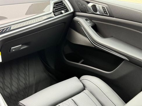 New 2026 BMW X7 M60i image 11