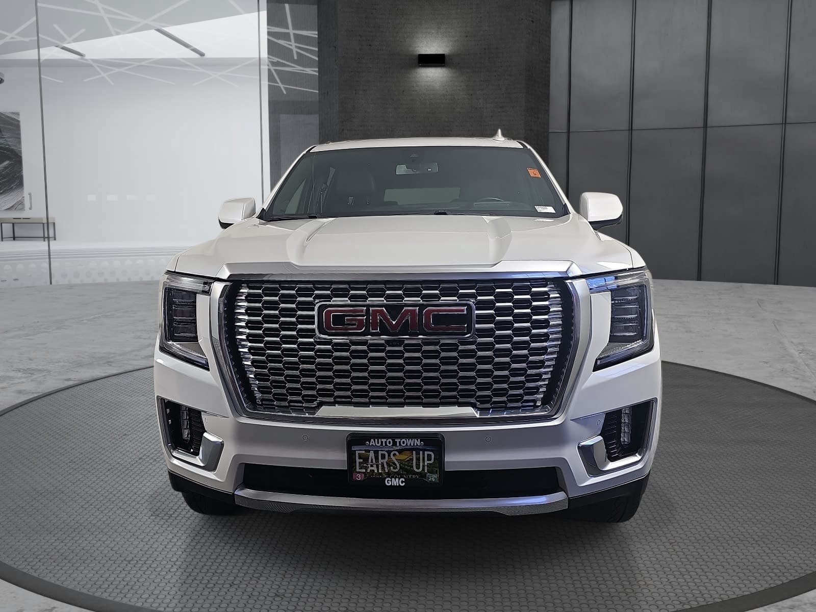 Used 2022 GMC Yukon XL Denali w/ Max Trailering Package AWD/4WD image 2