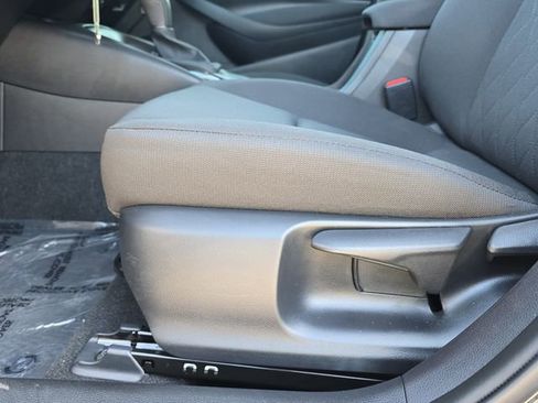 Used 2025 Toyota Corolla LE FWD image 29