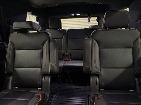 Used 2021 Chevrolet Tahoe Premier w/ Premium Package AWD/4WD image 13