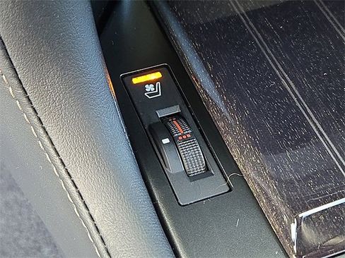 Used 2023 Lexus GX 460 Premium image 25