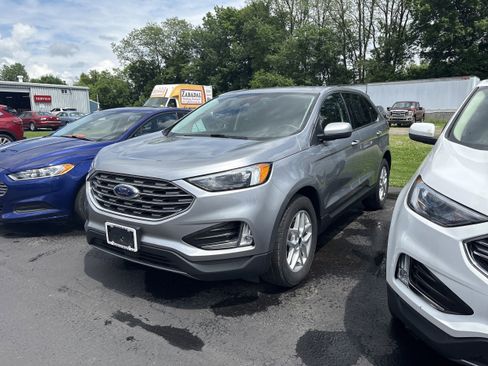Certified 2022 Ford Edge SEL w/ Convenience Package AWD/4WD image 3