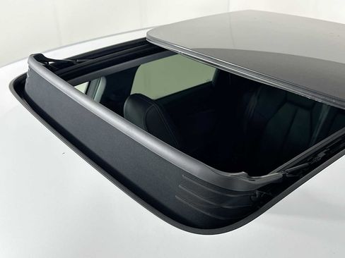 Certified 2023 Audi Q4 e-tron Prestige w/ Black Optic Package image 20