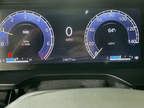 Used 2023 Jeep Grand Cherokee Altitude AWD/4WD image 12