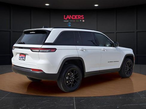 New 2026 Jeep Grand Cherokee Altitude RWD image 3