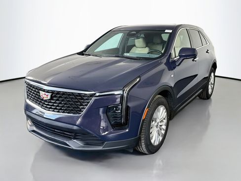 Used 2024 Cadillac XT4 Luxury FWD image 4