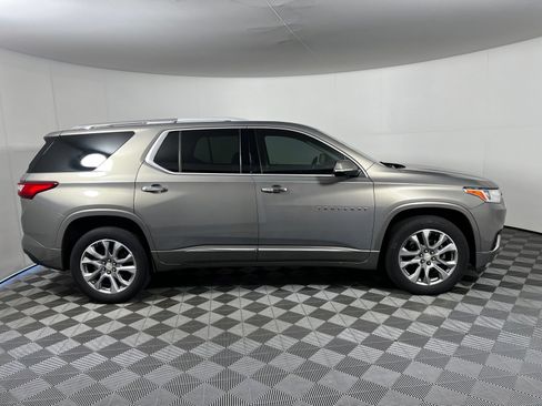 Used 2018 Chevrolet Traverse Premier w/ Driver Confidence II Package FWD image 4