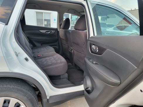 Used 2015 Nissan Rogue S FWD image 19