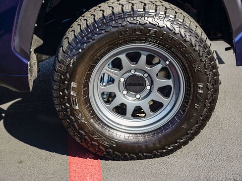 Used 2022 Toyota Tundra SR5 w/ SR5 Premium Package image 11