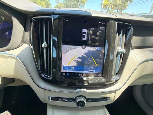 Used 2023 Volvo XC60 B5 Plus w/ Protection Package Premier FWD image 33