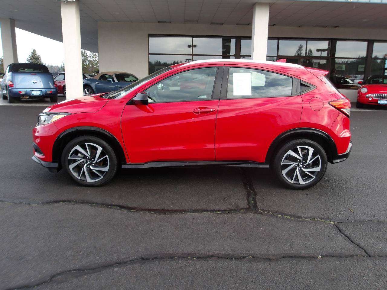 Used 2019 Honda HR-V Sport image 2