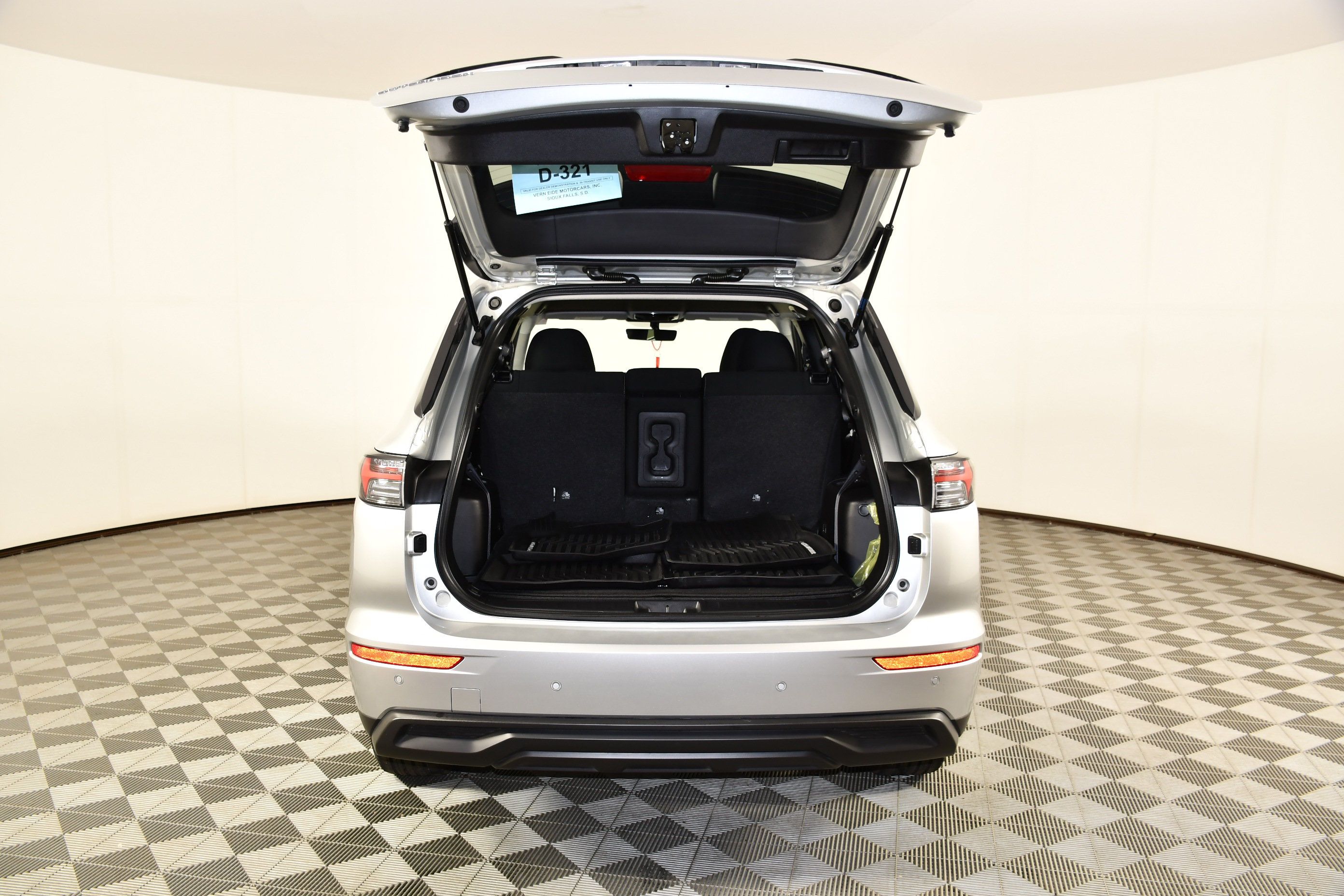 Used 2025 Mitsubishi Outlander ES FWD image 34