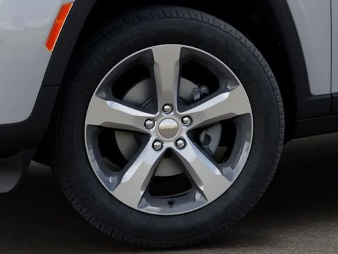 New 2026 Jeep Grand Cherokee Limited image 8