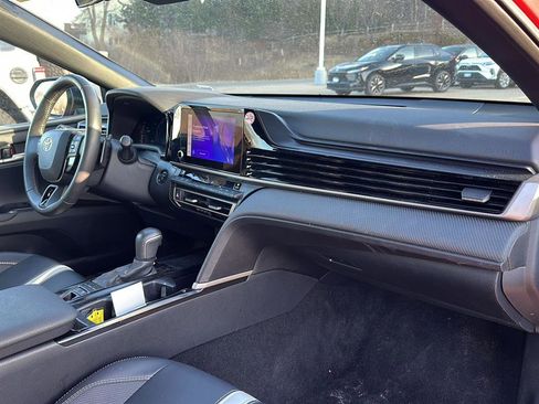 Used 2025 Toyota Camry SE image 25