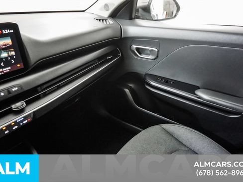Used 2025 Kia K4 FWD image 40