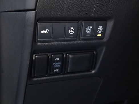 Used 2020 Nissan Armada Platinum w/ Captain's Chairs Package image 12