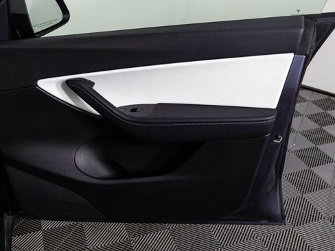 Used 2020 Tesla Model Y Long Range image 41