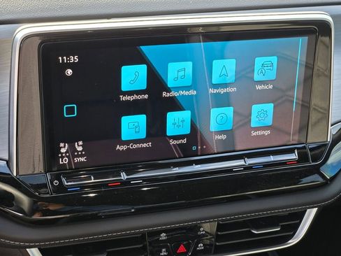 New 2025 Volkswagen Atlas Cross Sport SE AWD/4WD image 11