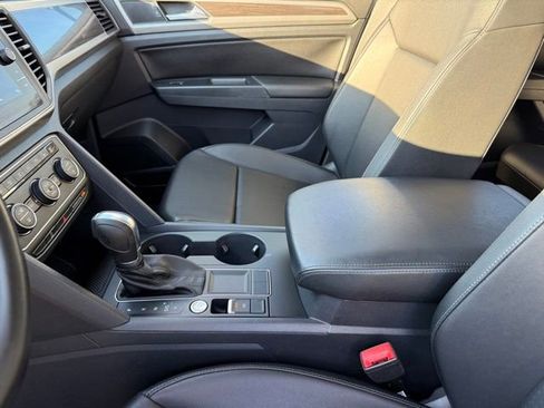 Used 2018 Volkswagen Atlas SE FWD image 25