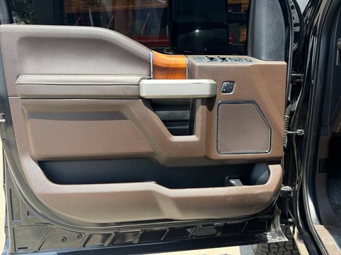Used 2017 Ford F350 King Ranch w/ King Ranch Ultimate Package AWD/4WD image 18