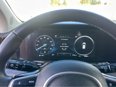 Certified 2024 Kia Carnival SX image 7