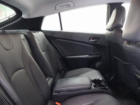 Used 2018 Toyota Prius Prime Premium image 24