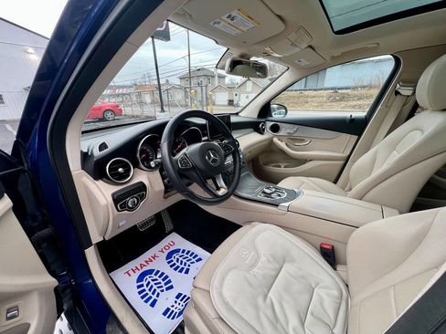 Used 2019 Mercedes-Benz GLC 300 GLC 300 4MATIC AWD 4dr SUV image 5