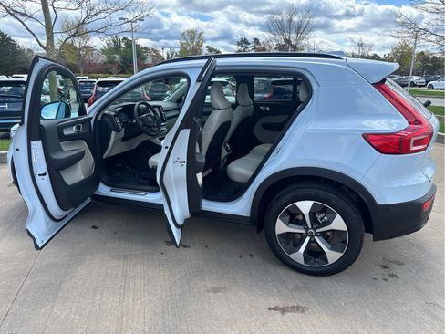Used 2026 Volvo XC40 B5 Plus AWD/4WD image 26