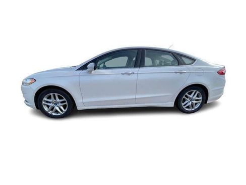 Used 2013 Ford Fusion SE image 2