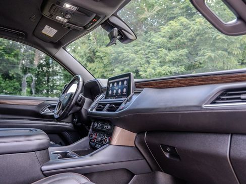 Used 2021 Chevrolet Suburban High Country RWD image 33