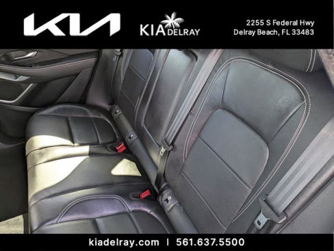 Used 2018 Jaguar E-PACE R-Dynamic SE image 16