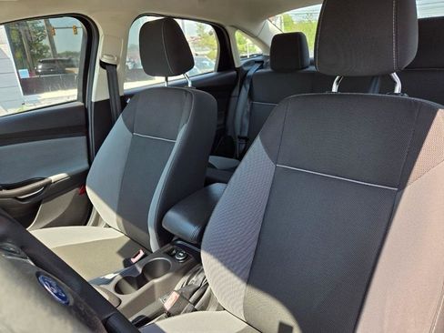 Used 2012 Ford Focus SE FWD image 11