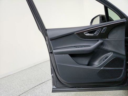 Used 2025 Audi Q7 2.0T Premium Plus image 13