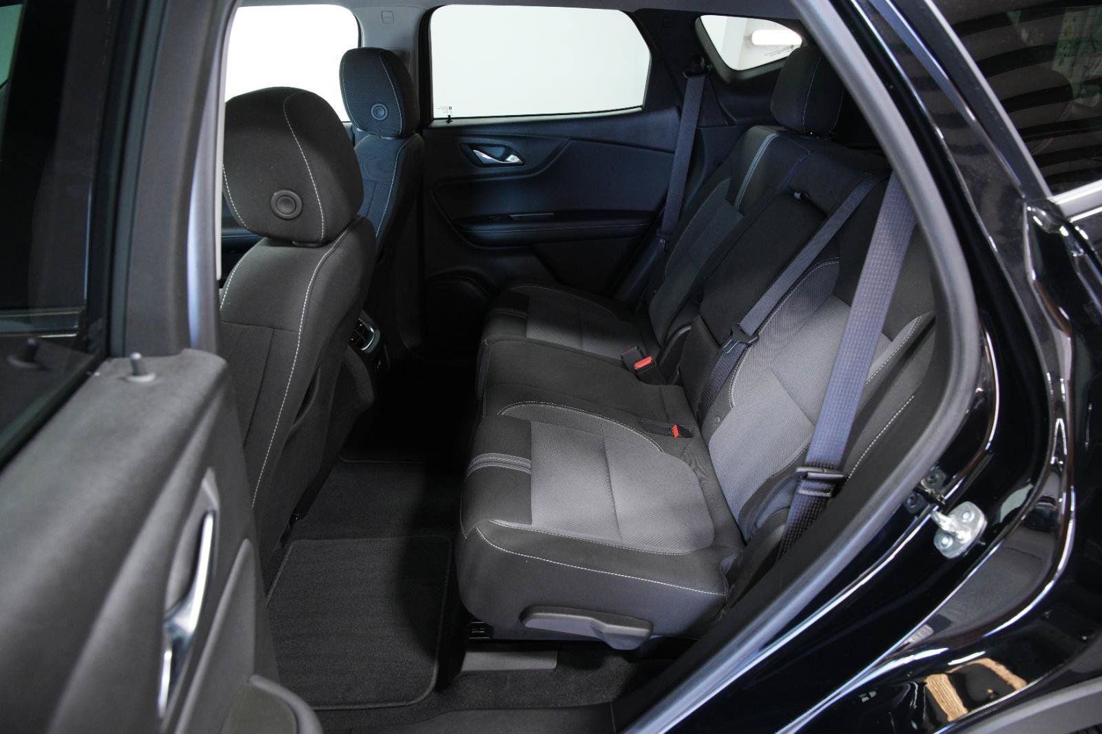 Used 2025 Chevrolet Blazer LT AWD/4WD image 30