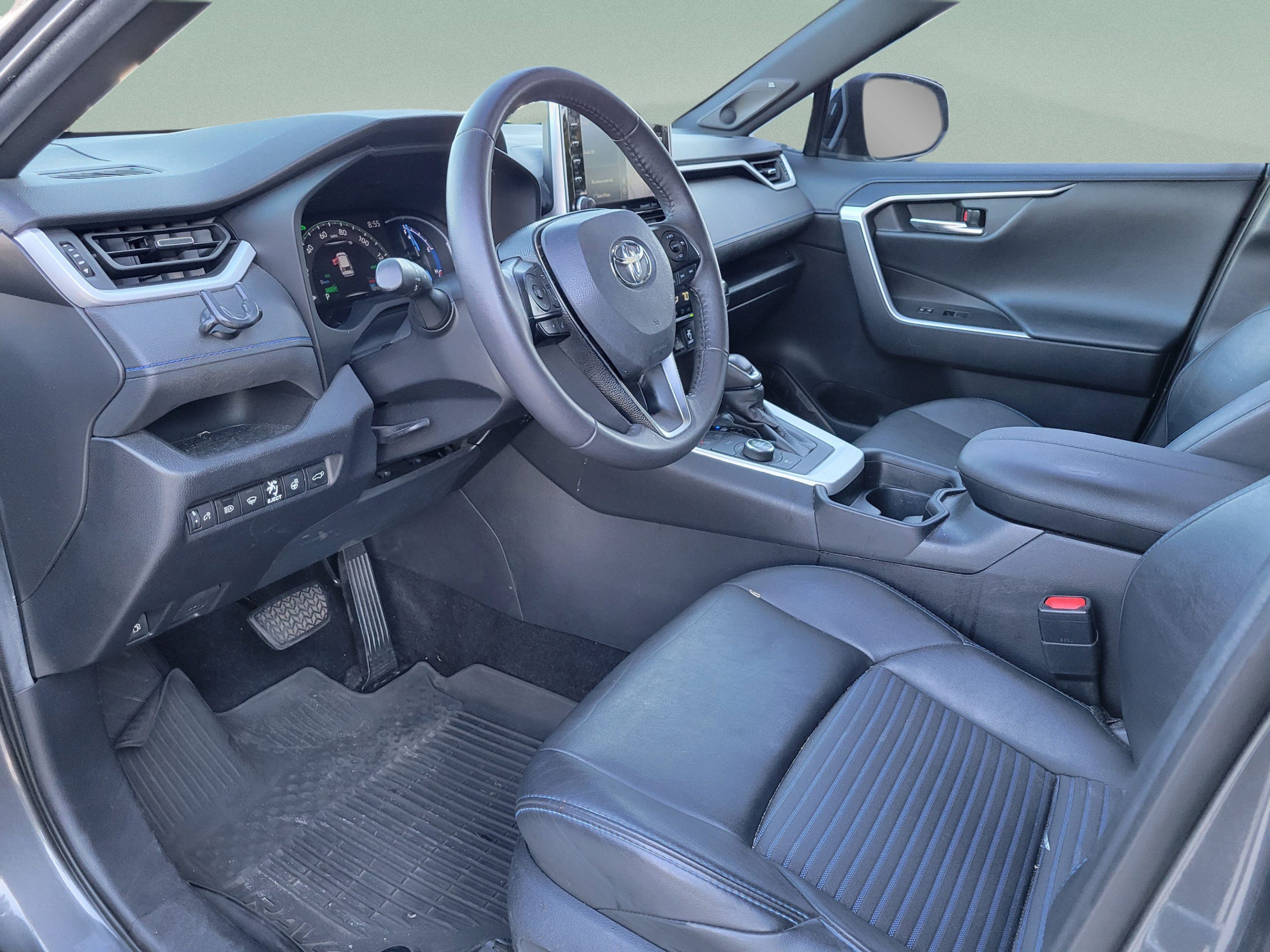 Used 2021 Toyota RAV4 XSE w/ XSE Grade Weather Package AWD/4WD image 17