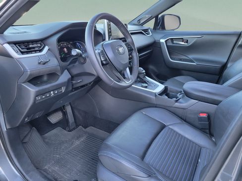 Used 2021 Toyota RAV4 XSE w/ XSE Grade Weather Package AWD/4WD image 17