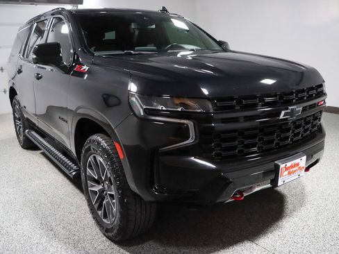 Used 2024 Chevrolet Tahoe Z71 w/ Luxury Package AWD/4WD image 5
