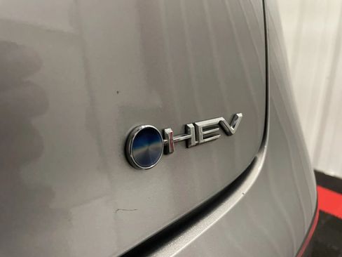 Used 2025 Toyota Prius LE FWD image 14