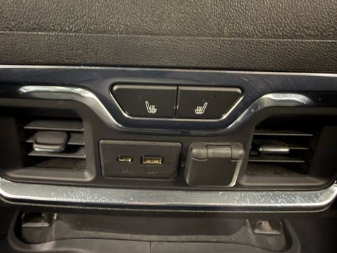 Used 2021 Chevrolet Silverado 2500 LTZ w/ LTZ Plus Package image 33