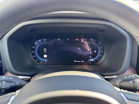 Certified 2023 Volvo XC60 B5 Plus image 23