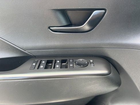 Used 2025 Hyundai Kona SEL AWD/4WD image 28